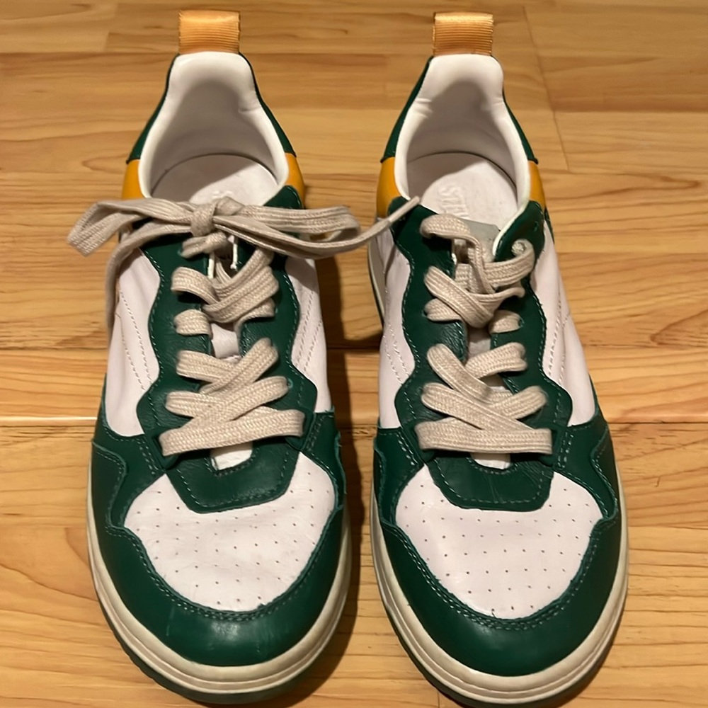 Trendy Steve Madden shoes! Cozy and comfy
